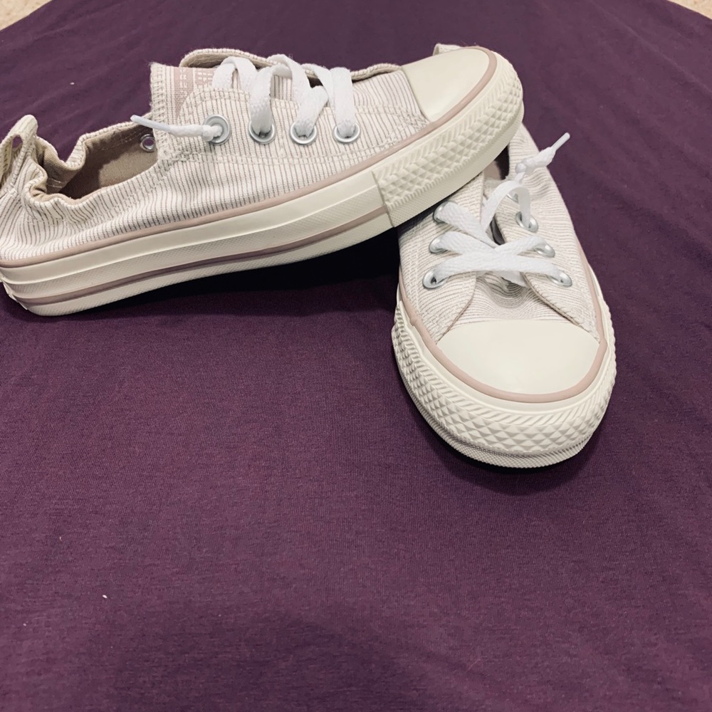 SUPER CUTE converse size 5 women’s NWT - Picture 7 of 8